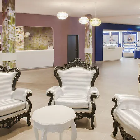 Hotel Aja 4*