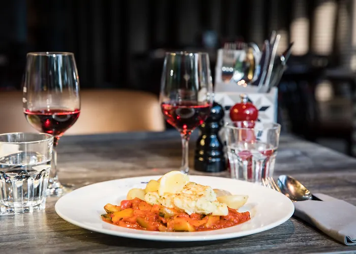 Aja فندق باد سارو