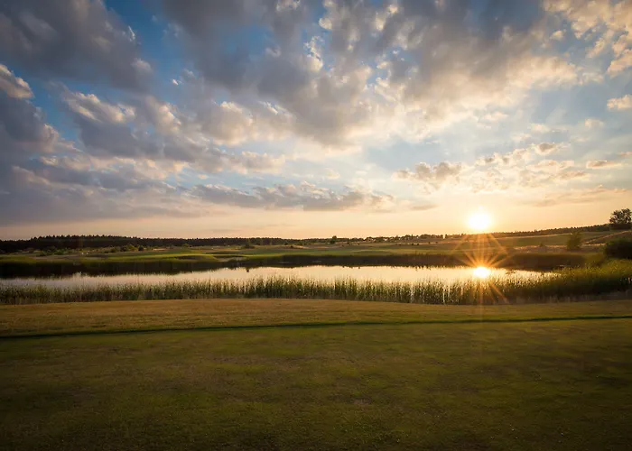 Aja فندق باد سارو